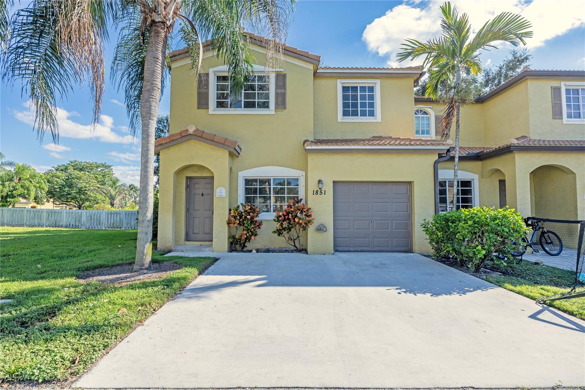 1851 SW 101st Way