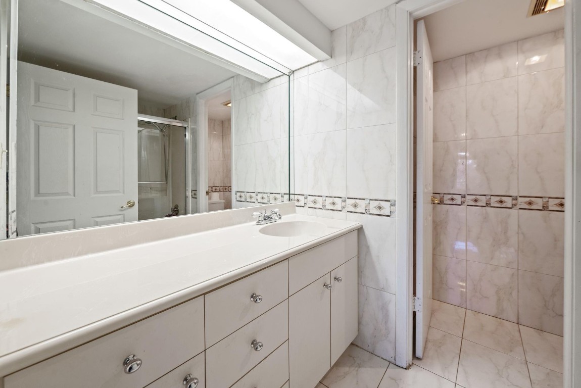 15442 Kippford Miami Lakes, FL 33014