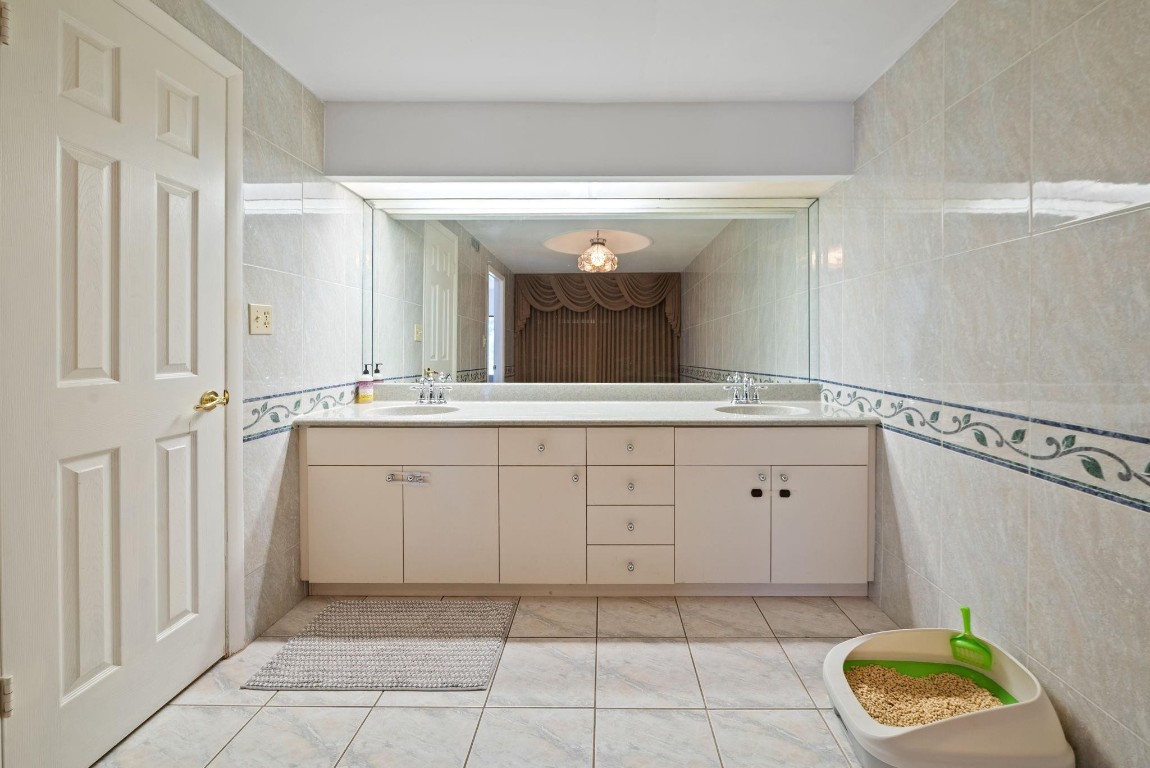 15442 Kippford Miami Lakes, FL 33014