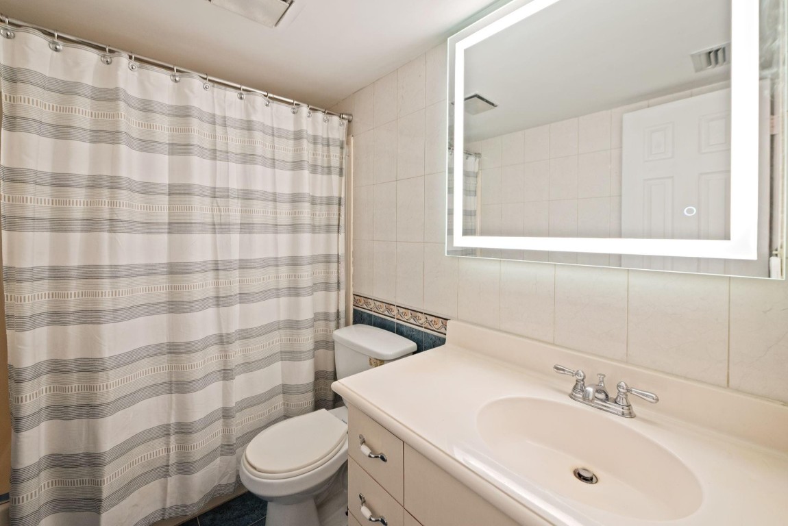 15442 Kippford Miami Lakes, FL 33014