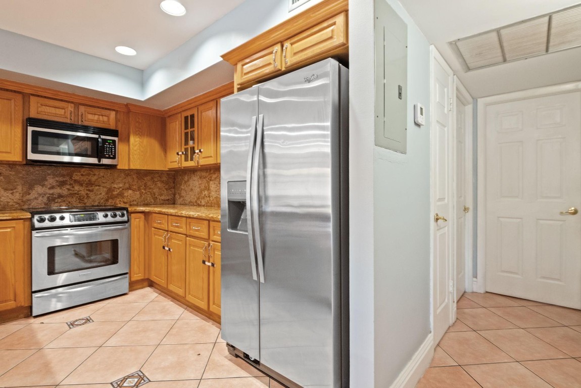 15442 Kippford Miami Lakes, FL 33014