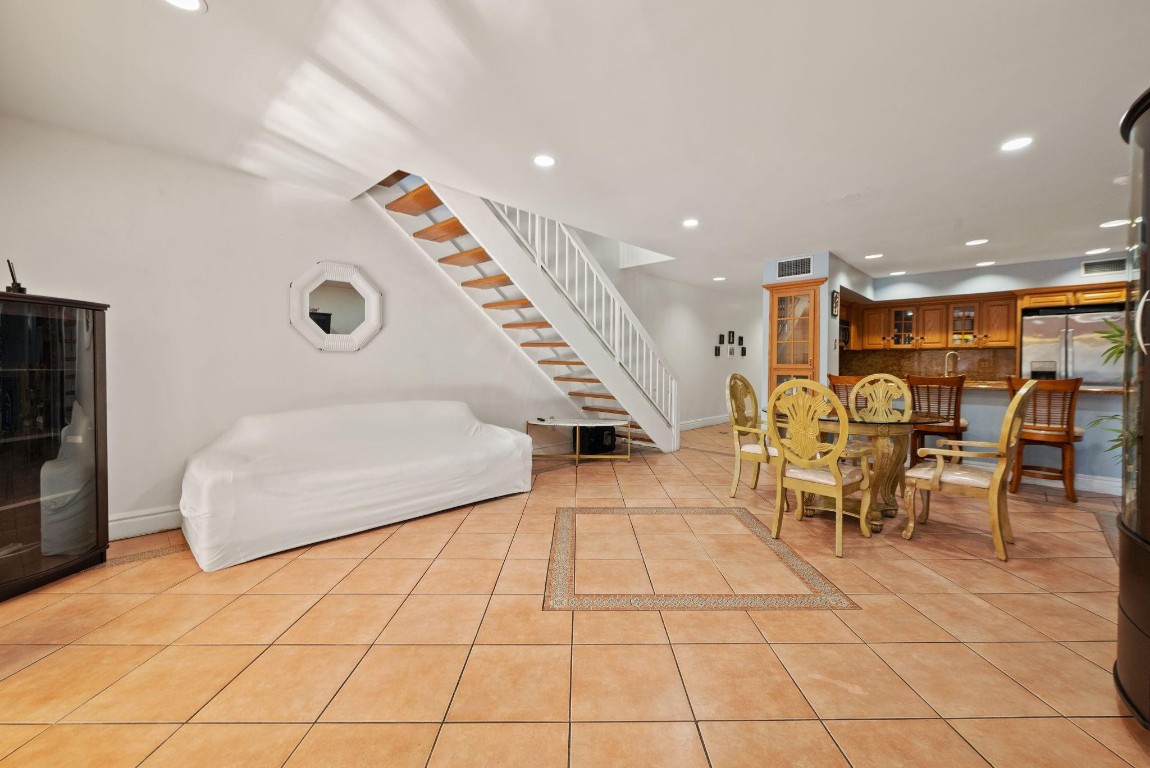 15442 Kippford Miami Lakes, FL 33014