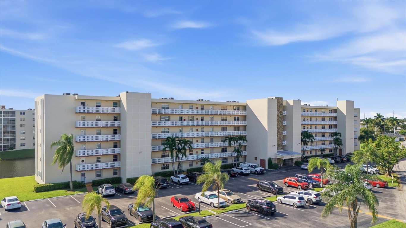 311 SE 3rd St #410 Dania Beach, FL 33004
