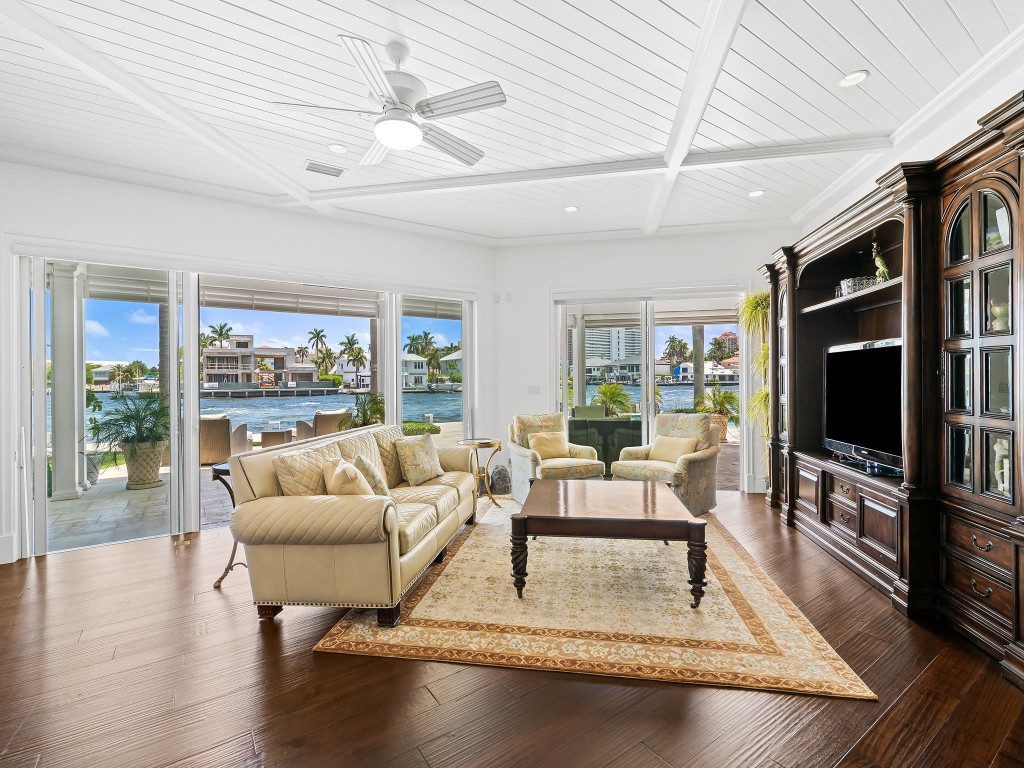 2898 NE 26th Fort Lauderdale, FL 33305