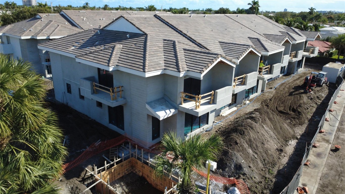 3865 NE 23rd #A-7 Lighthouse Point, FL 33064