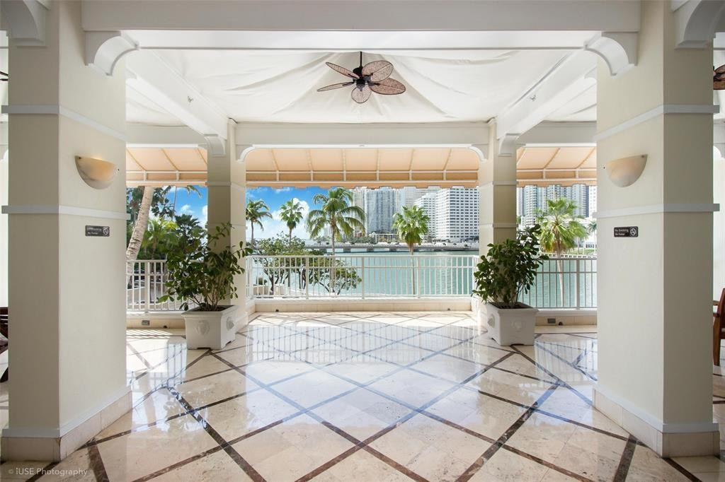 image Courvoisier Courts17