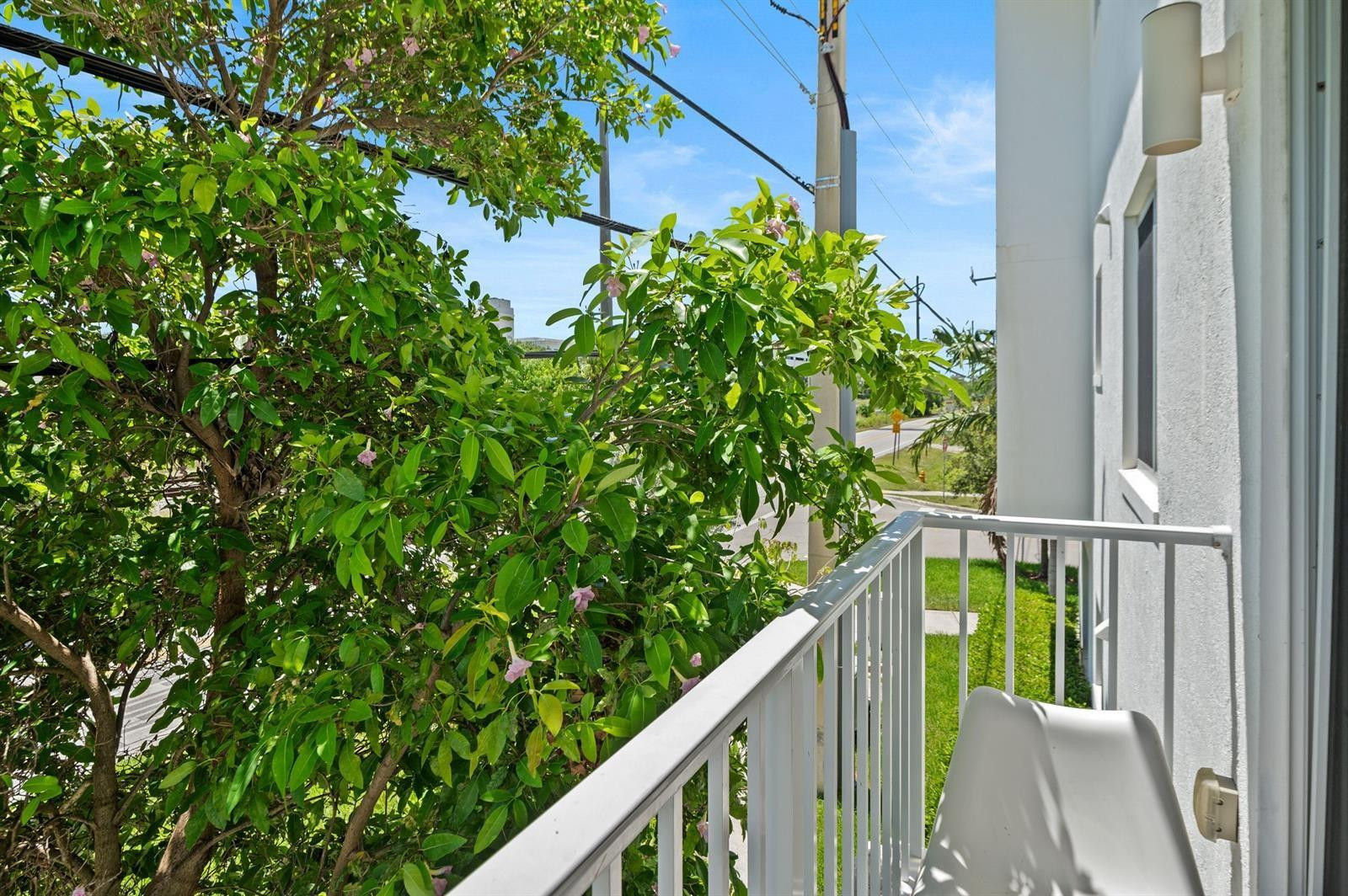 2651 NE 212th #201 Aventura, FL 33180