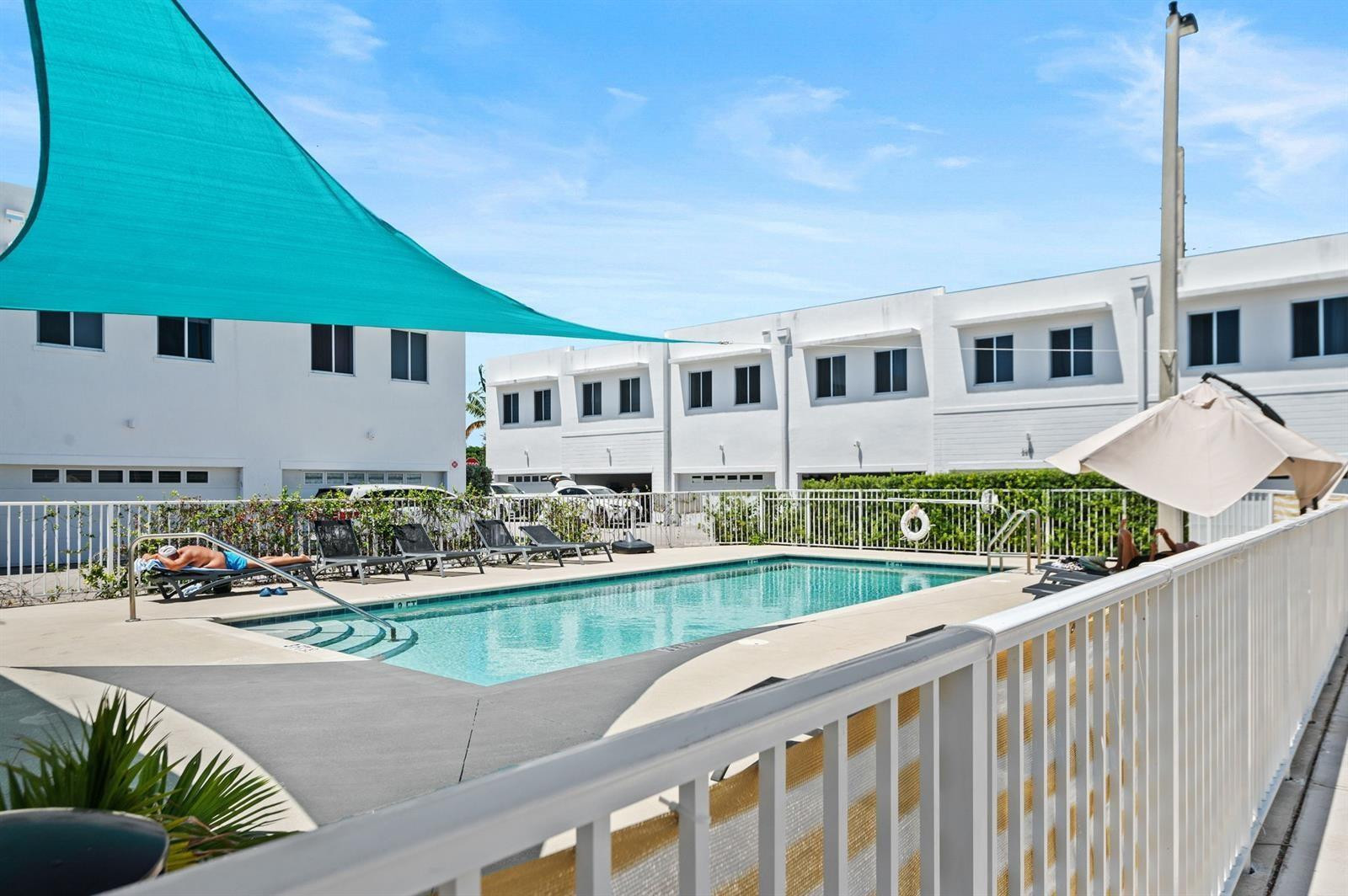 2651 NE 212th #201 Aventura, FL 33180