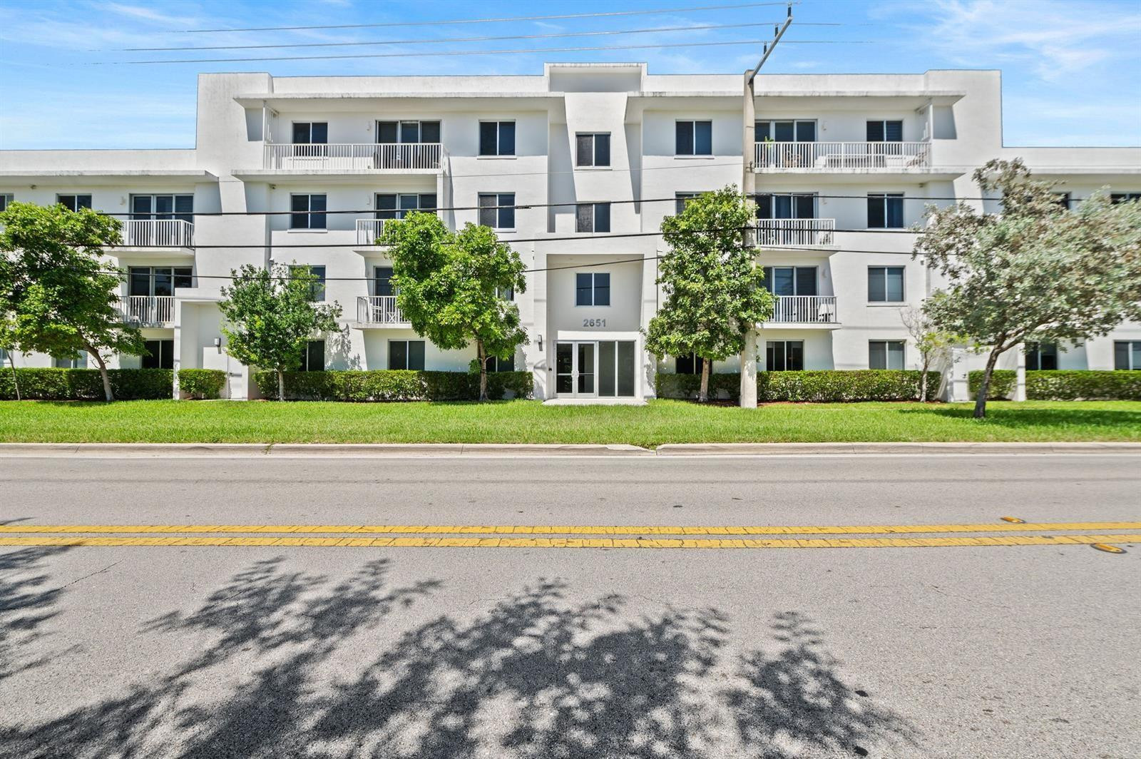 2651 NE 212th #201 Aventura, FL 33180