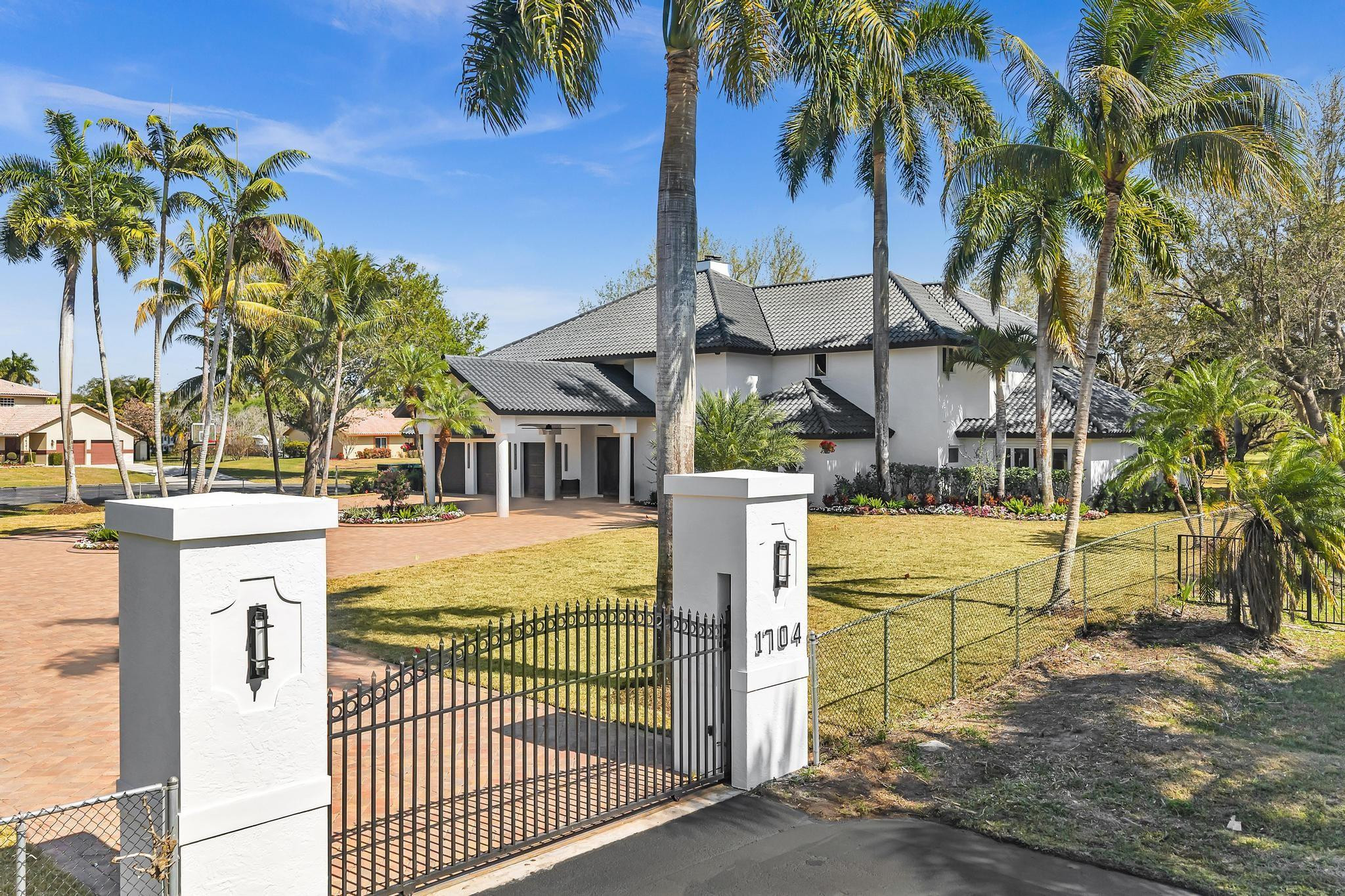 1704 SW 142nd Davie, FL 33325