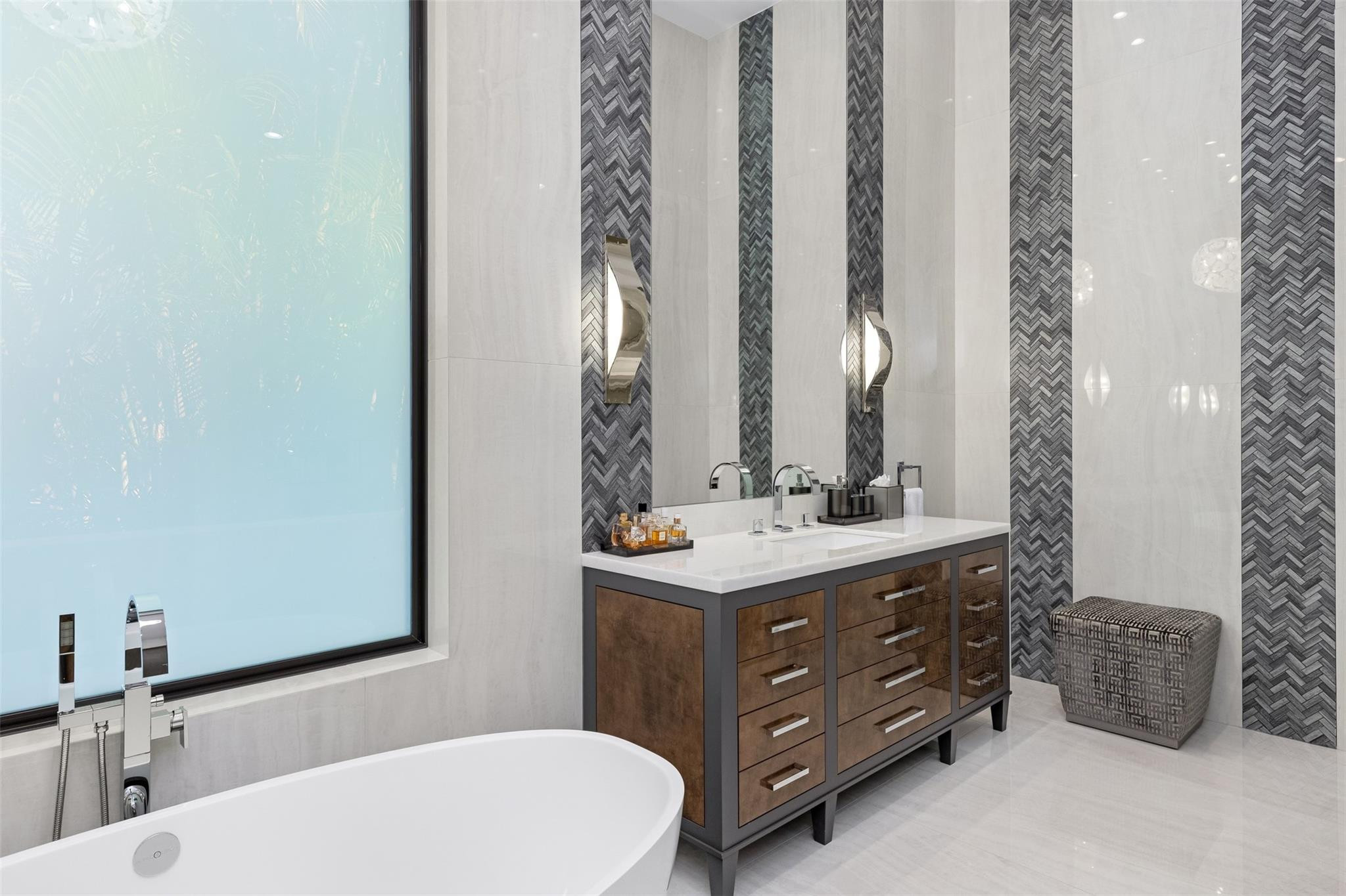 816 Riviera Isle Fort Lauderdale, FL 33301