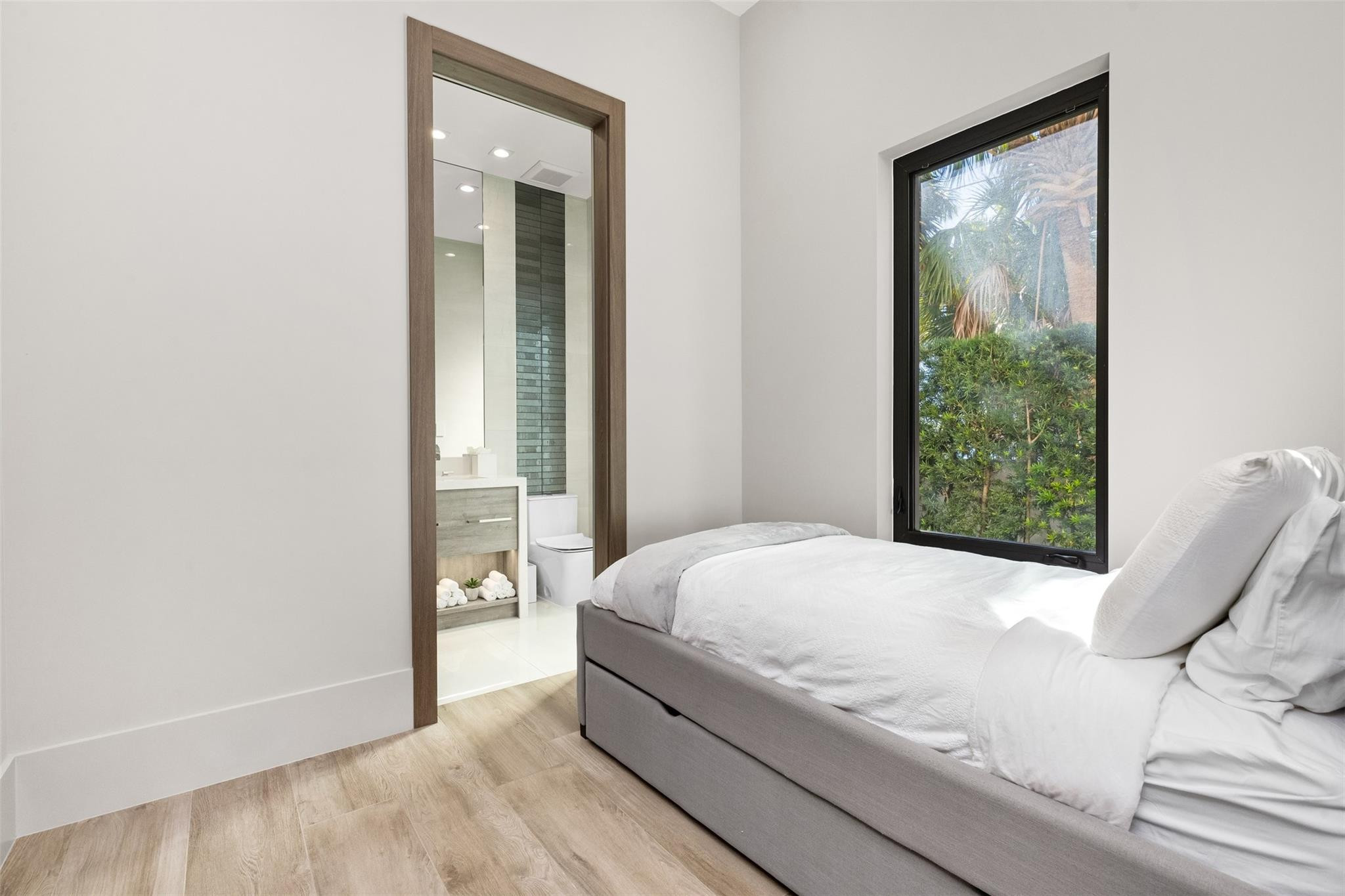 816 Riviera Isle Fort Lauderdale, FL 33301