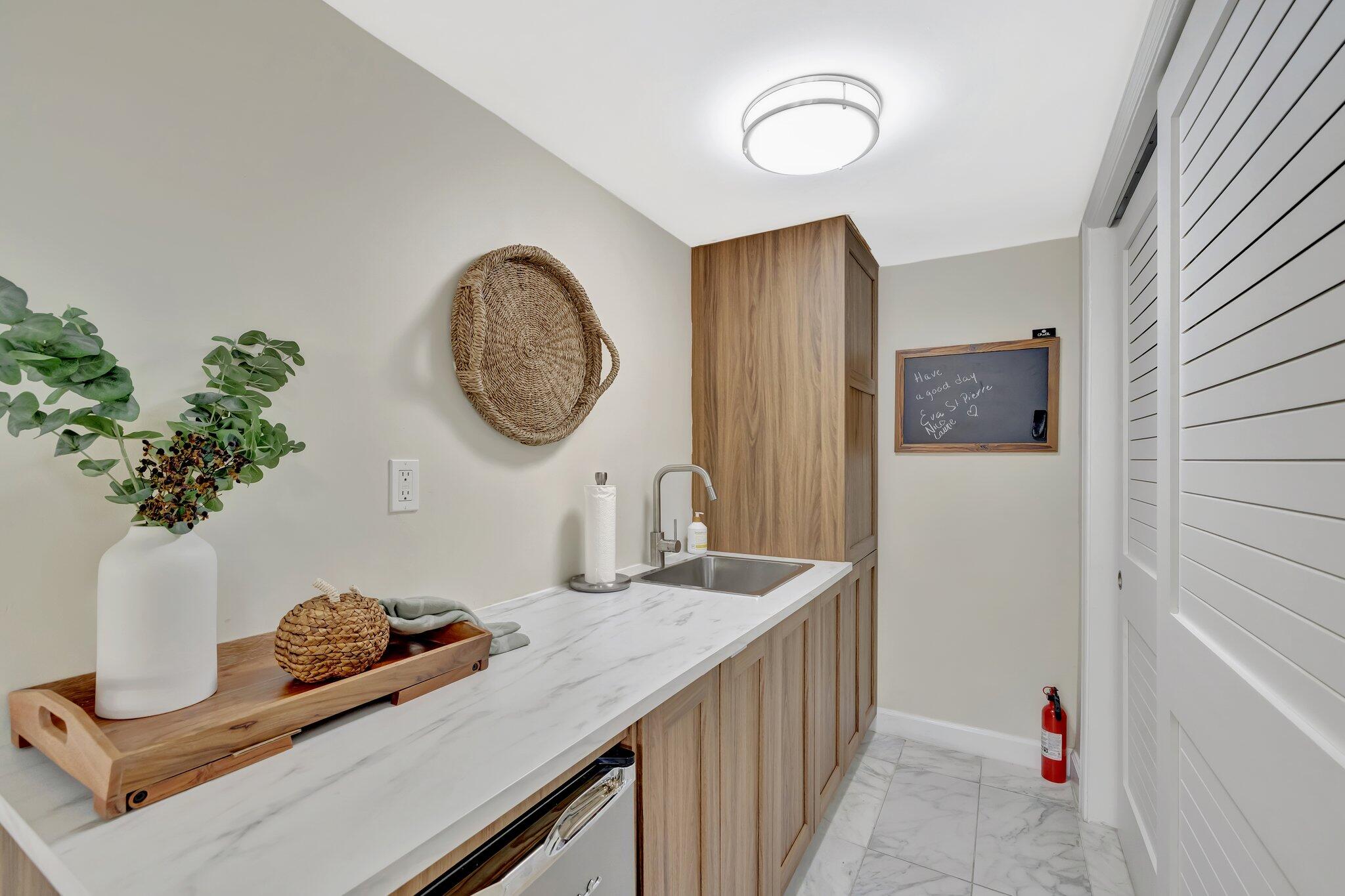 1332 Bayview #402 Fort Lauderdale, FL 33304