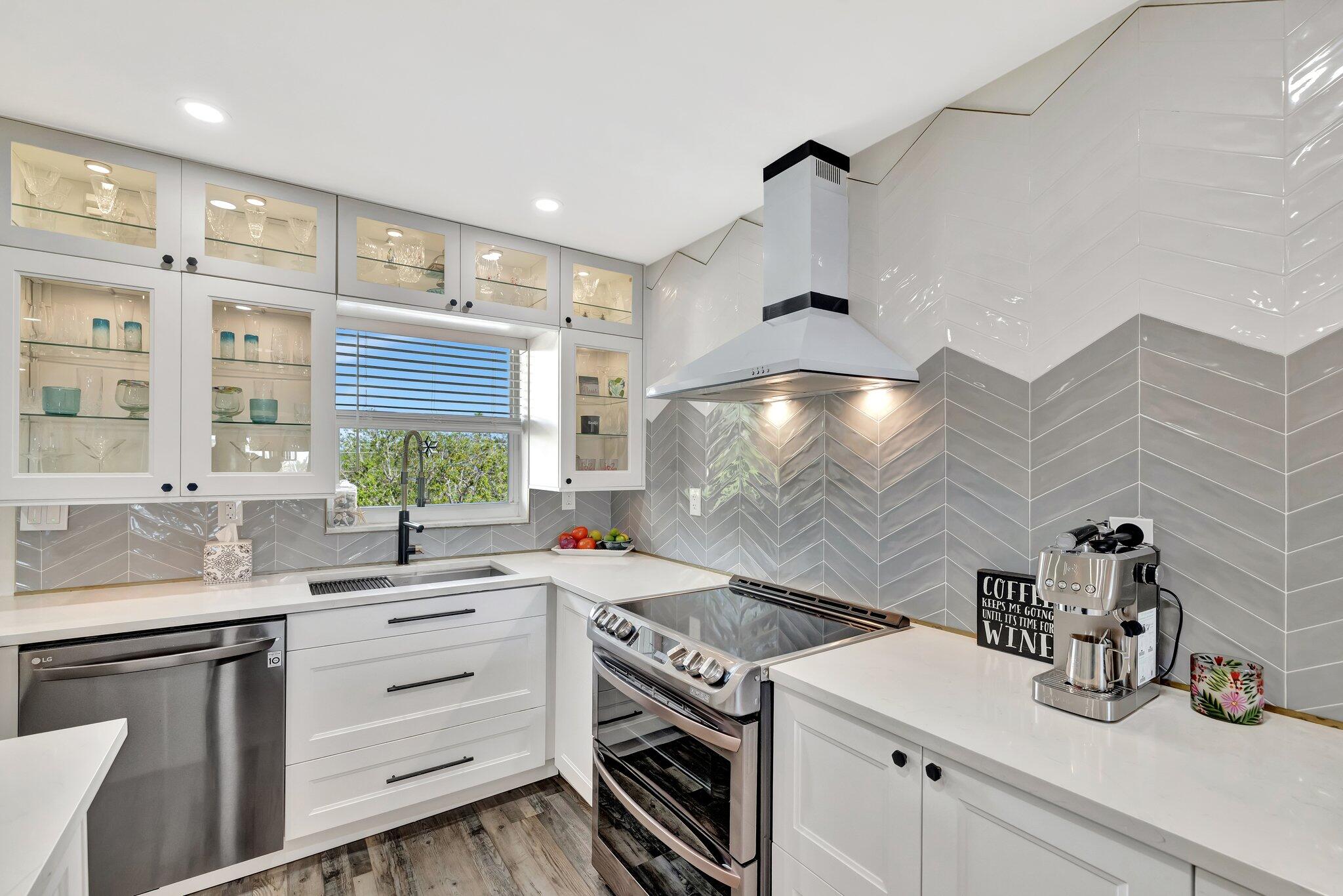 1332 Bayview #402 Fort Lauderdale, FL 33304