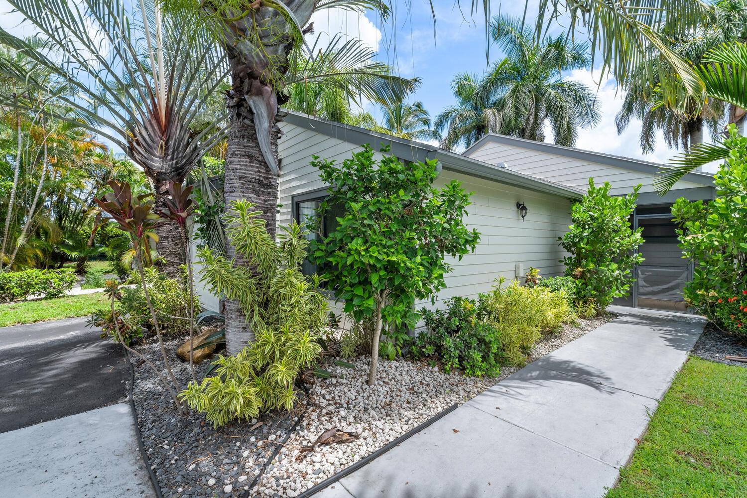 2533 Bedford Mews Dr