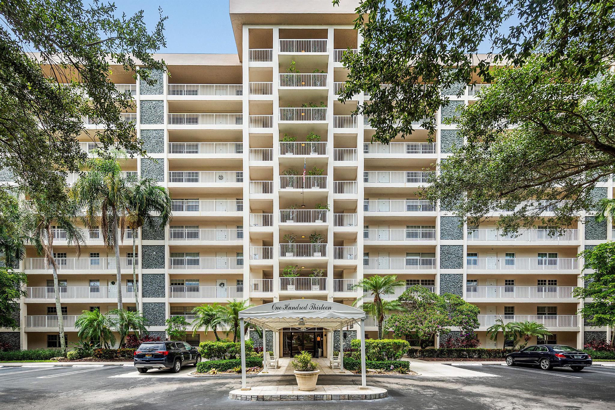 3520 Oaks Way #1004
