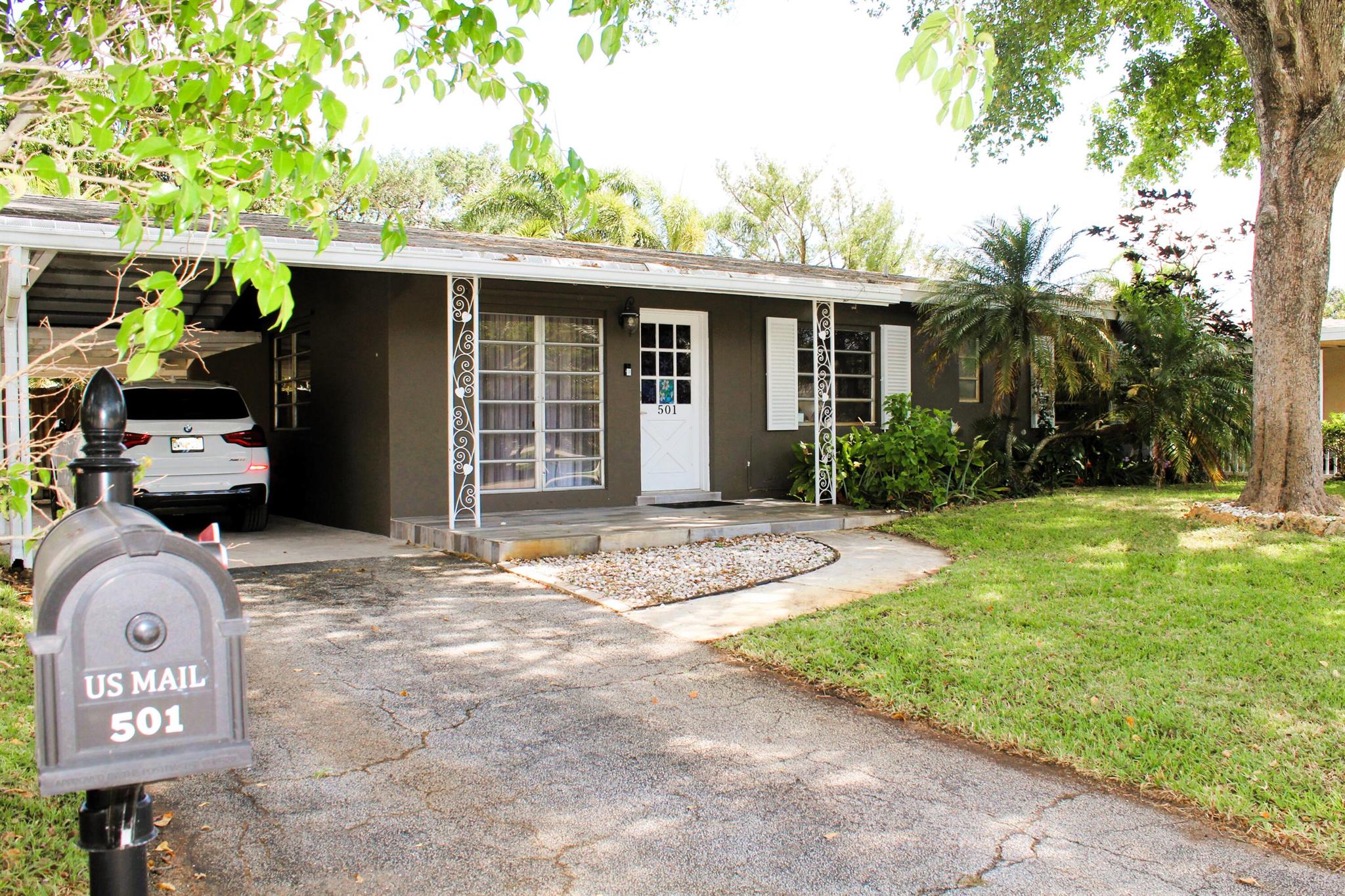 501 NW 28th Ct Ct