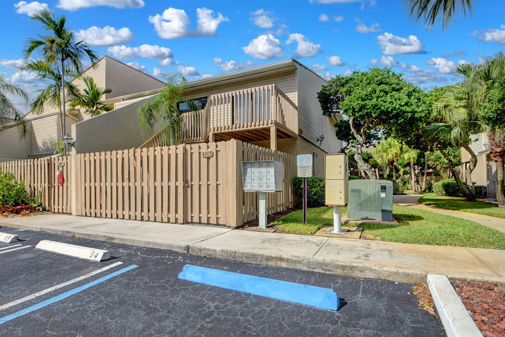 614 Executive Ctr Dr #205