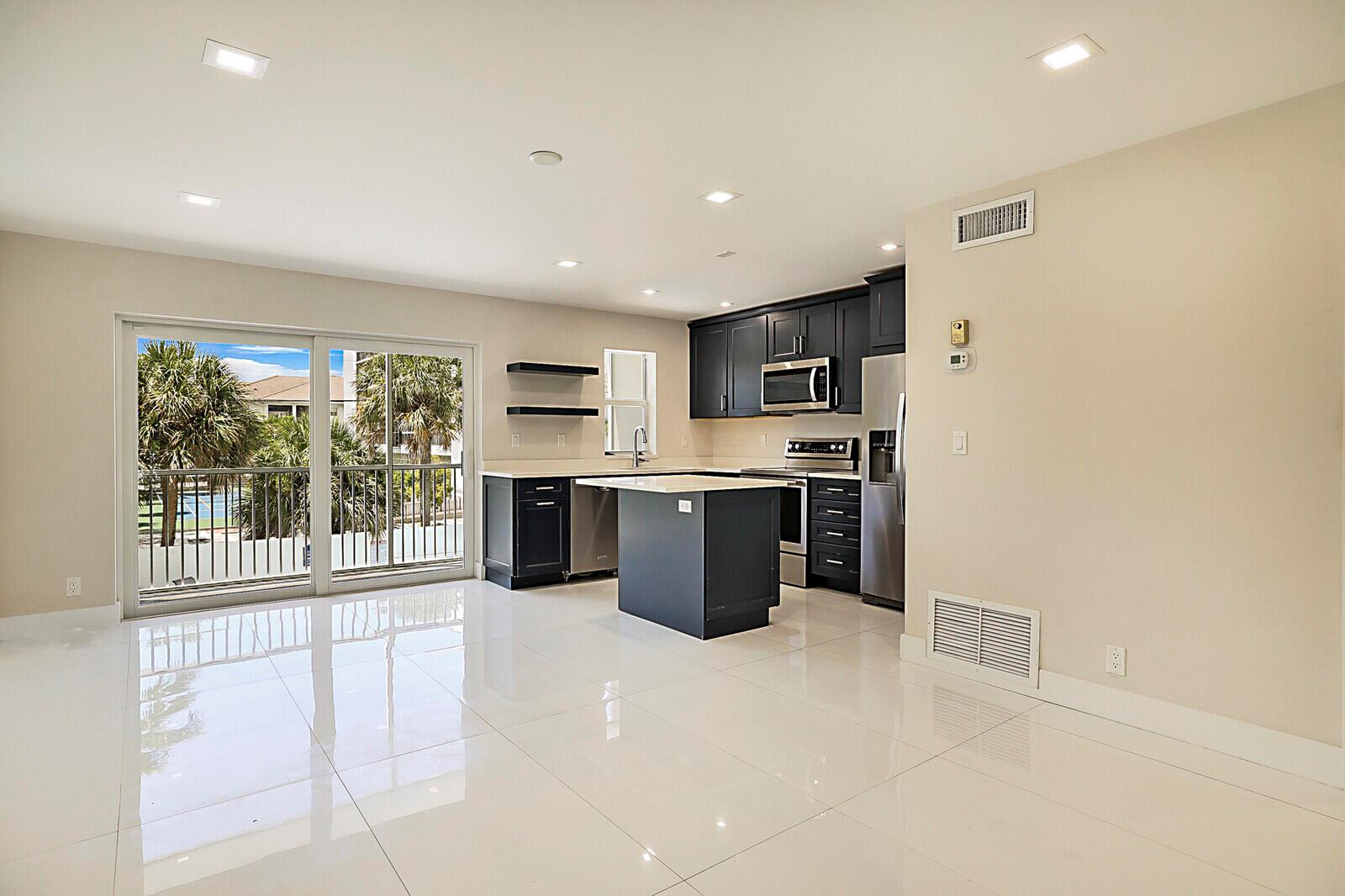 1439 S Ocean Blvd #208