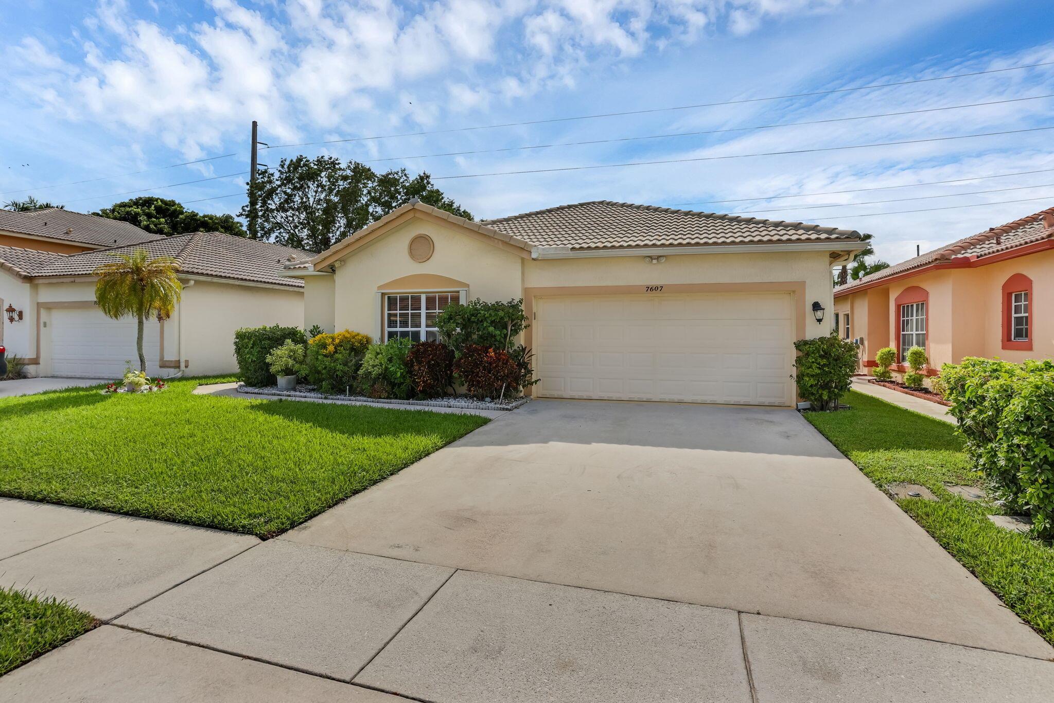 7607 Colony Lk Dr