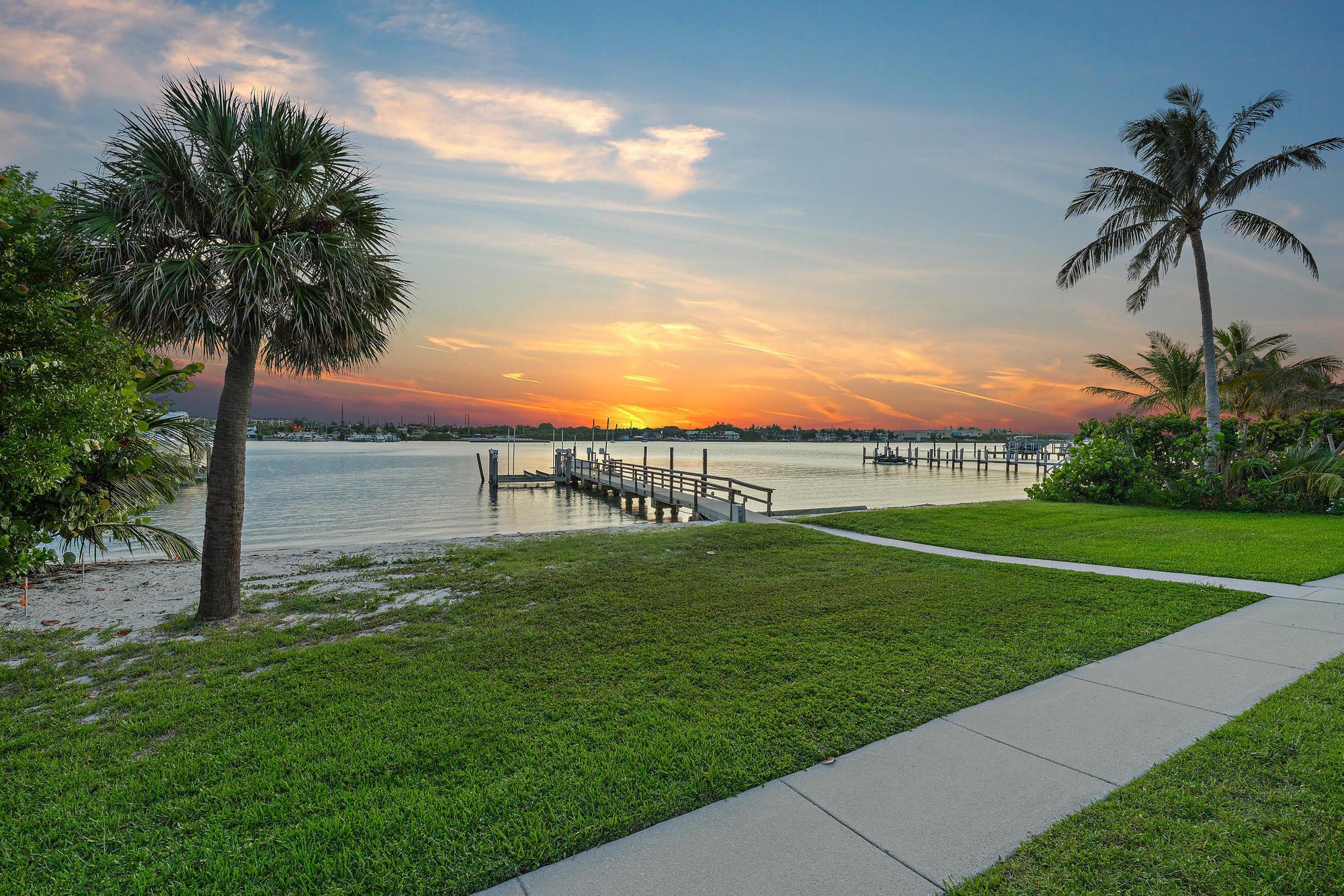 613 S Beach Rd Jupiter, FL 33469