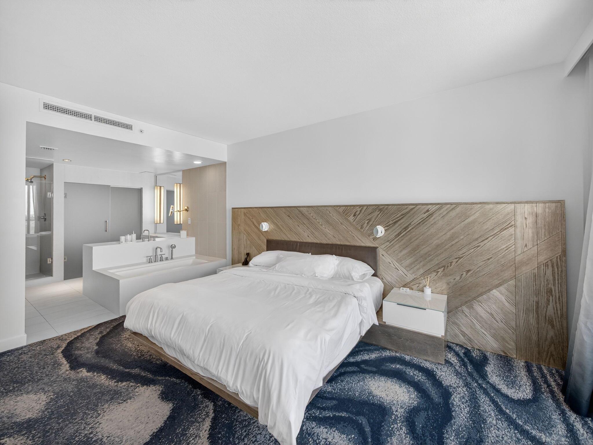 3101 Bayshore Dr Dr #2106 Fort Lauderdale, FL 33304