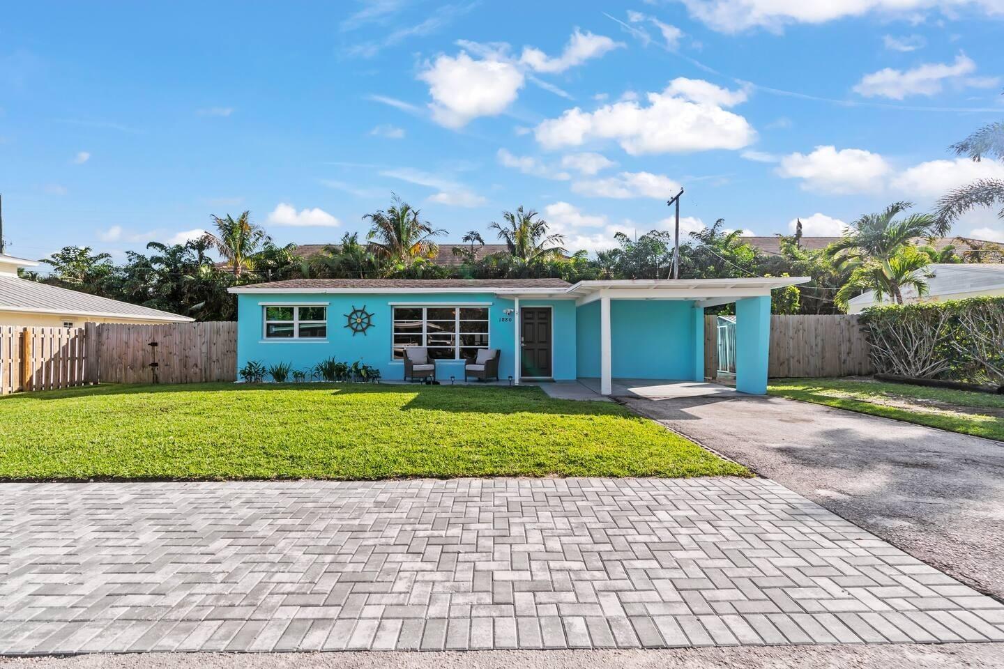 1880 Kathy Ln