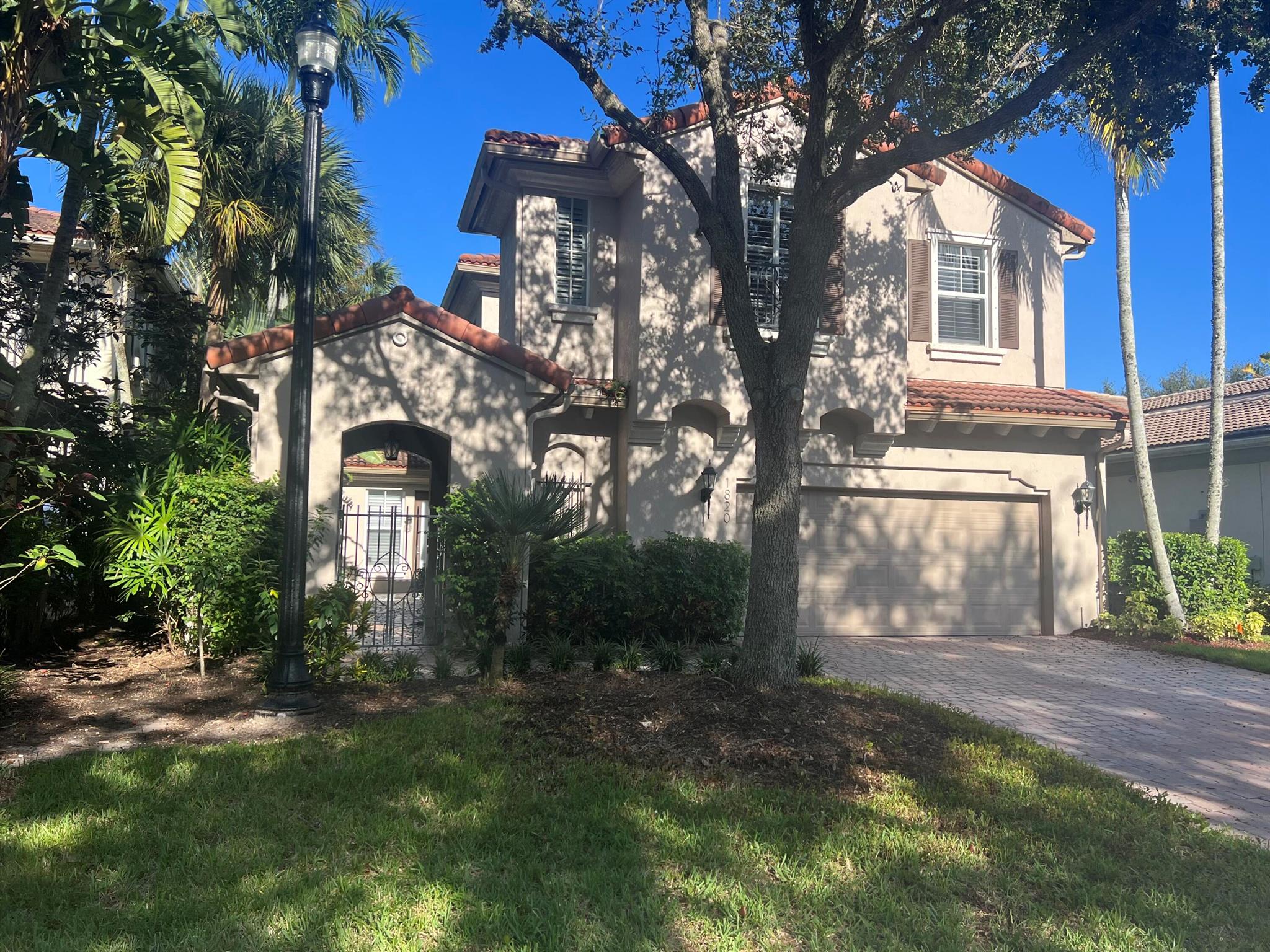 1820 Flower Dr