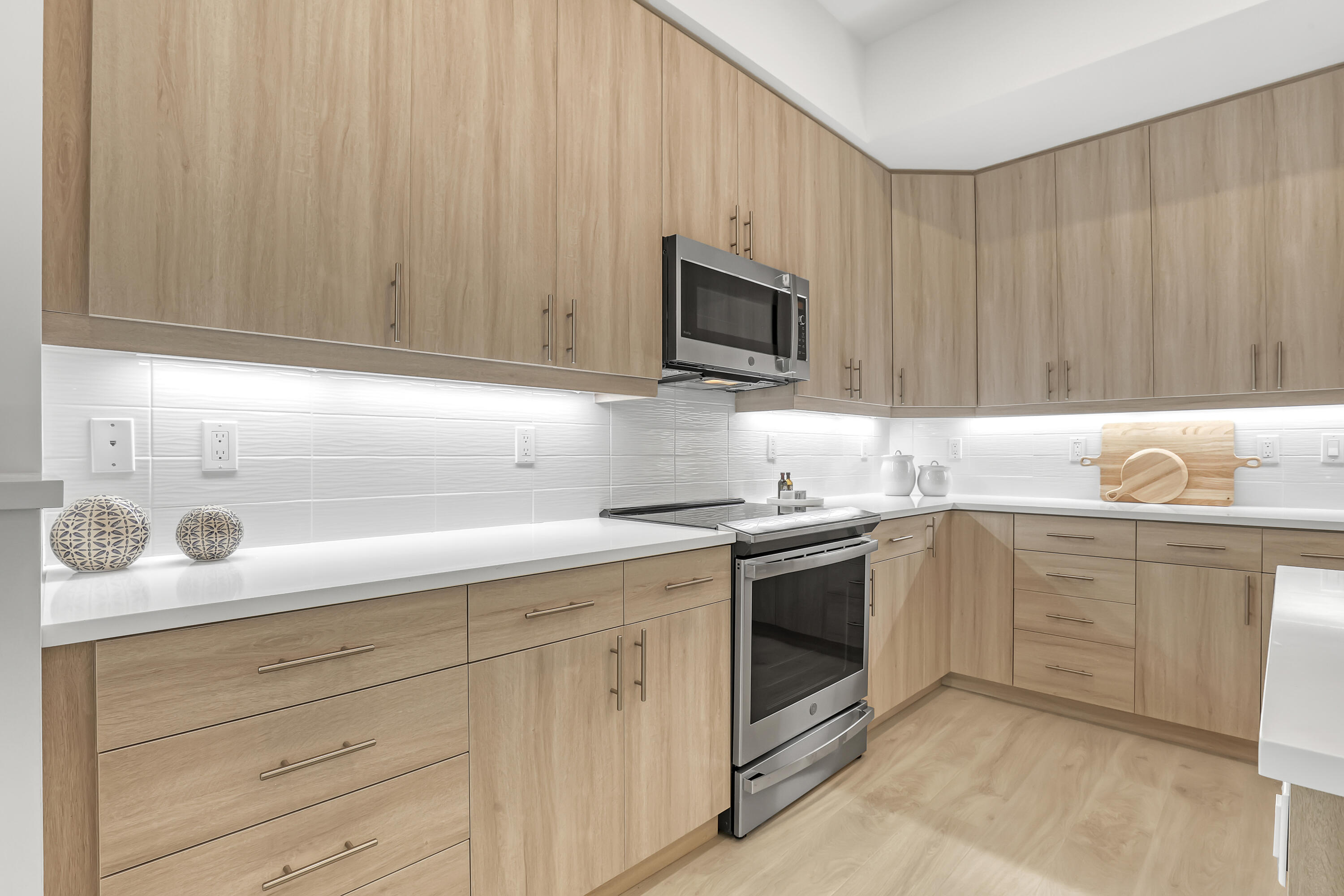 109 Royal Palm Tequesta, FL 33469