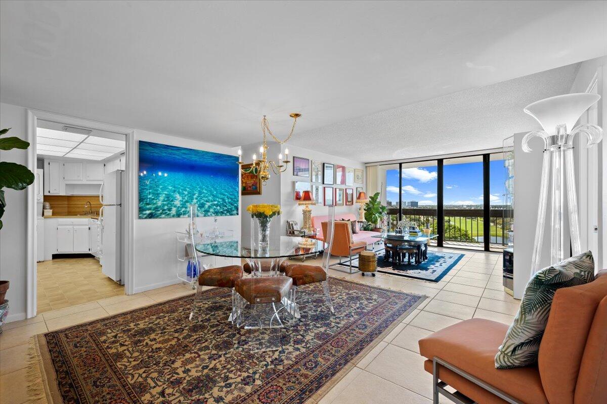 2400 Presidential #1005