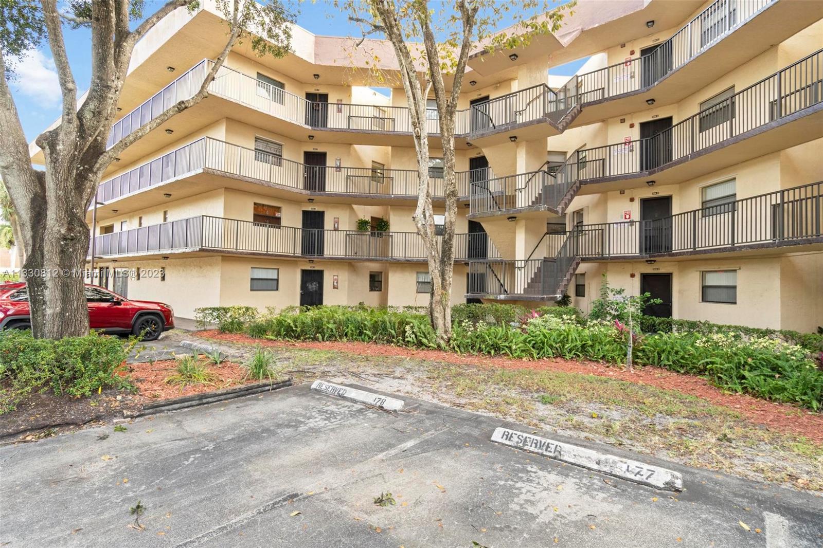 6555 W Broward Blvd #306