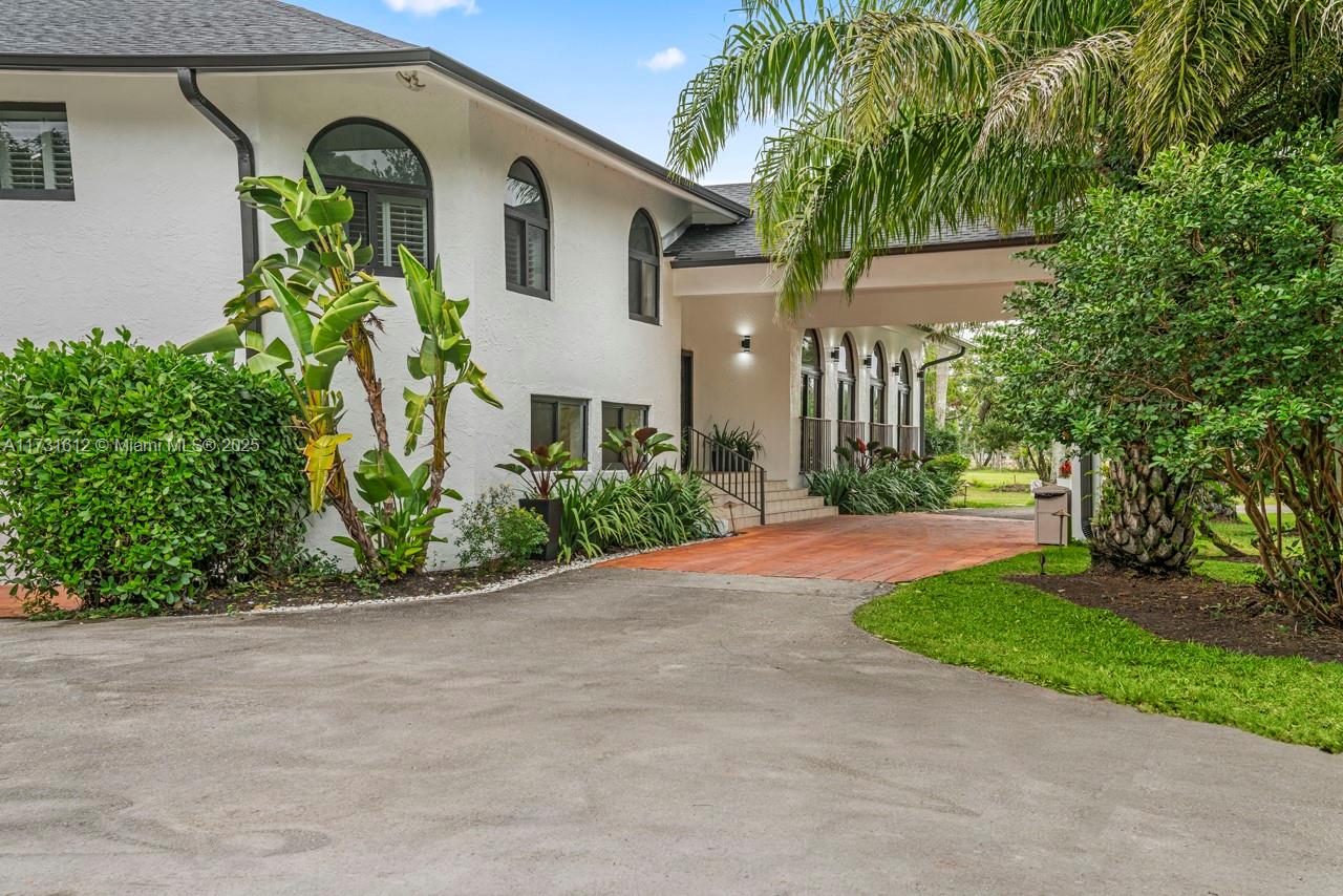 14875 SW 212th St,Miami, FL 33187