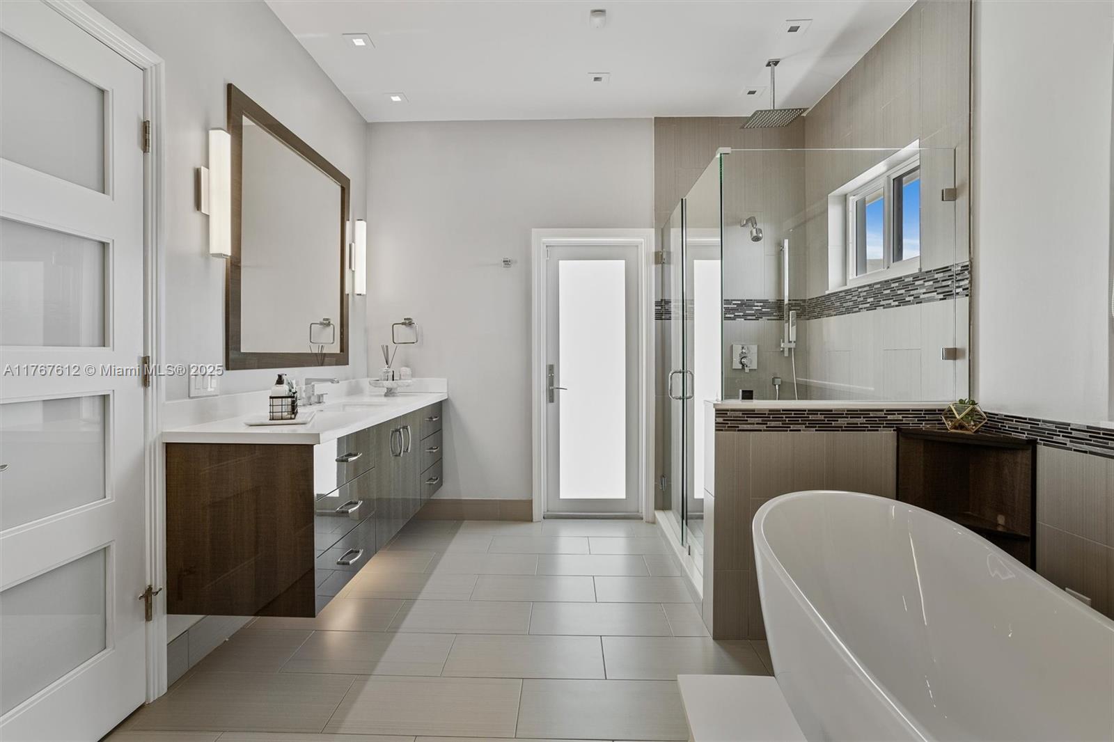 9880 SW 148th Ter Miami, FL 33176