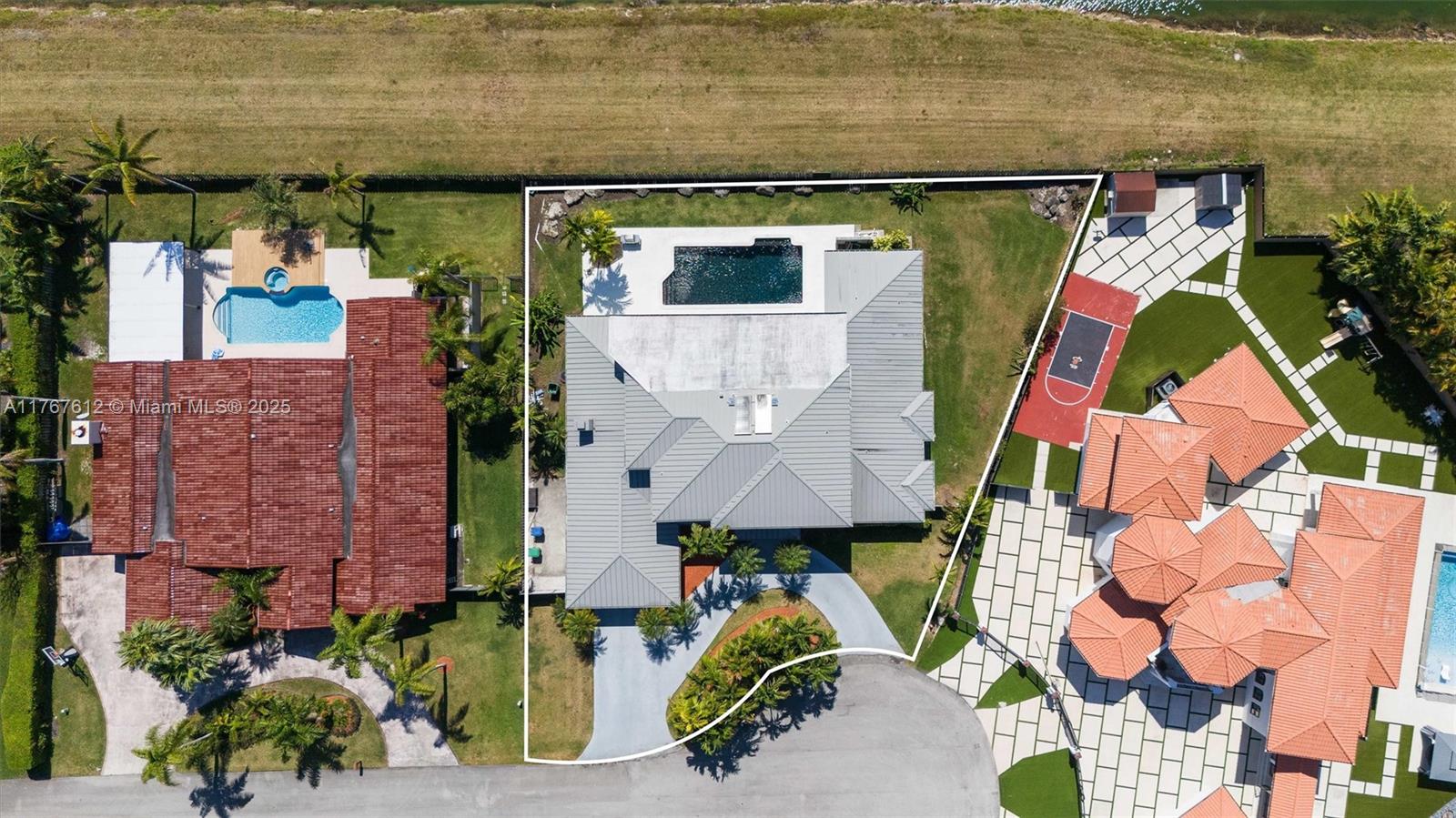 9880 SW 148th Ter Miami, FL 33176