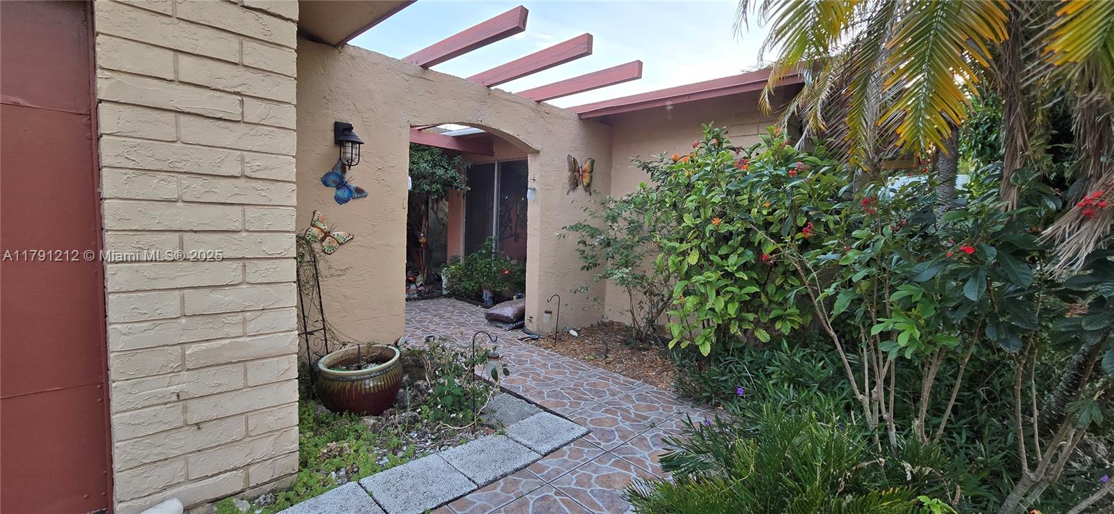 9360 NW 42nd Ct,Sunrise, FL 33351