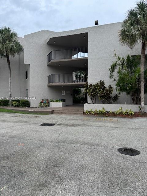 3100 Riverside Dr #305