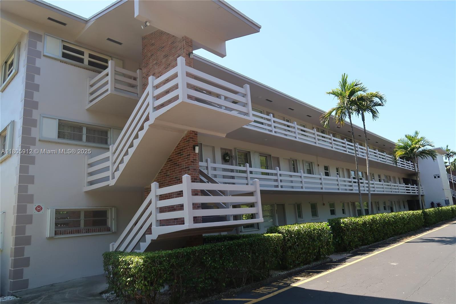 700 Layne Blvd #112,Hallandale Beach, FL 33009