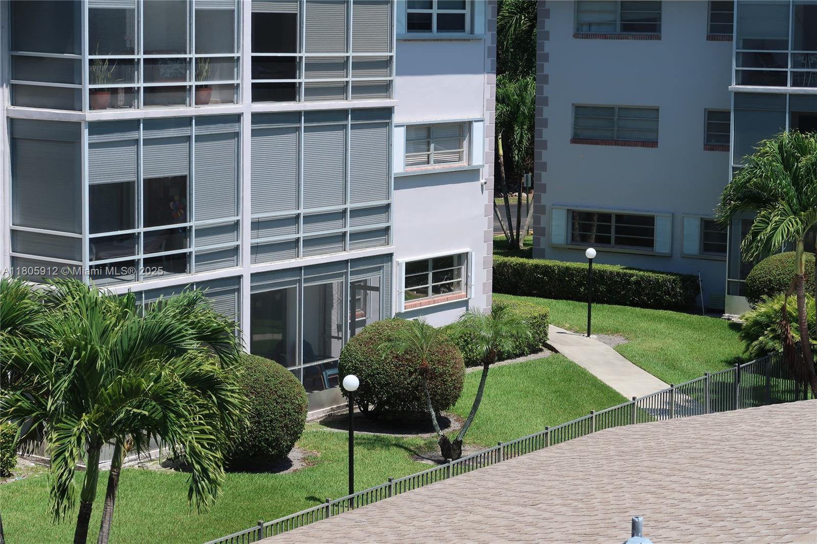 700 Layne Blvd #112,Hallandale Beach, FL 33009