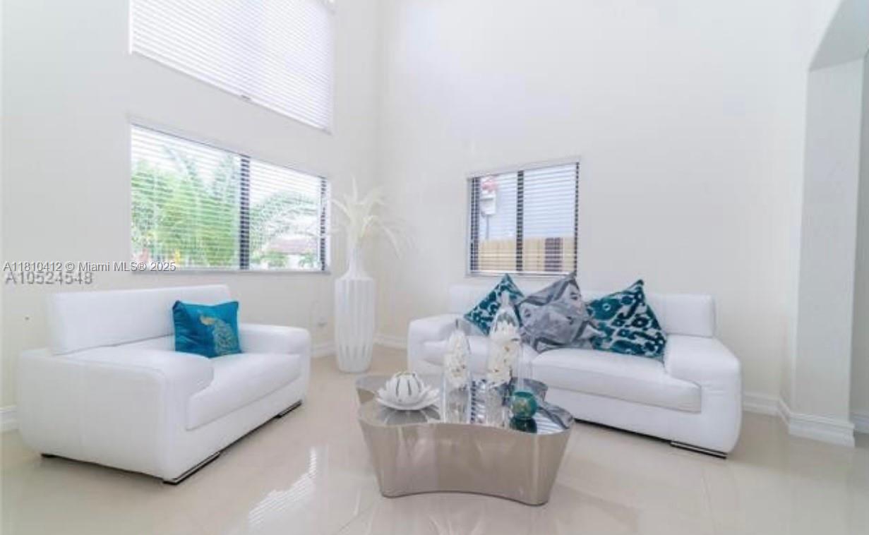 16588 SW 44th St Kendall, FL 33185