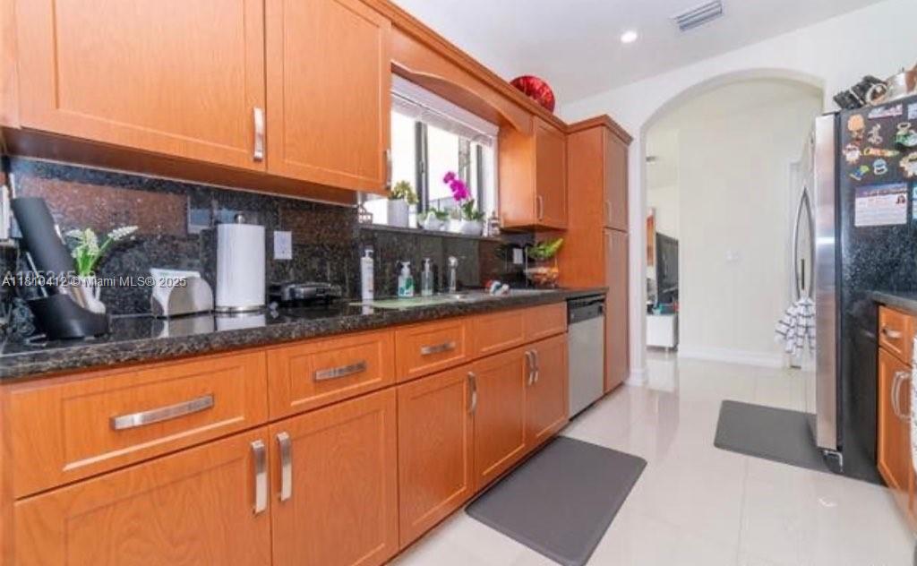 16588 SW 44th St Kendall, FL 33185