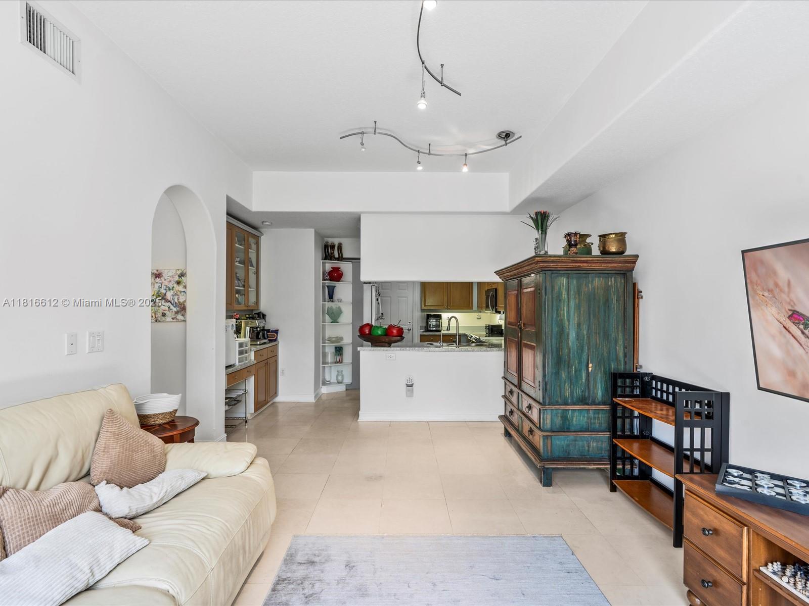 20820 NE 30th Pl Aventura, FL 33180