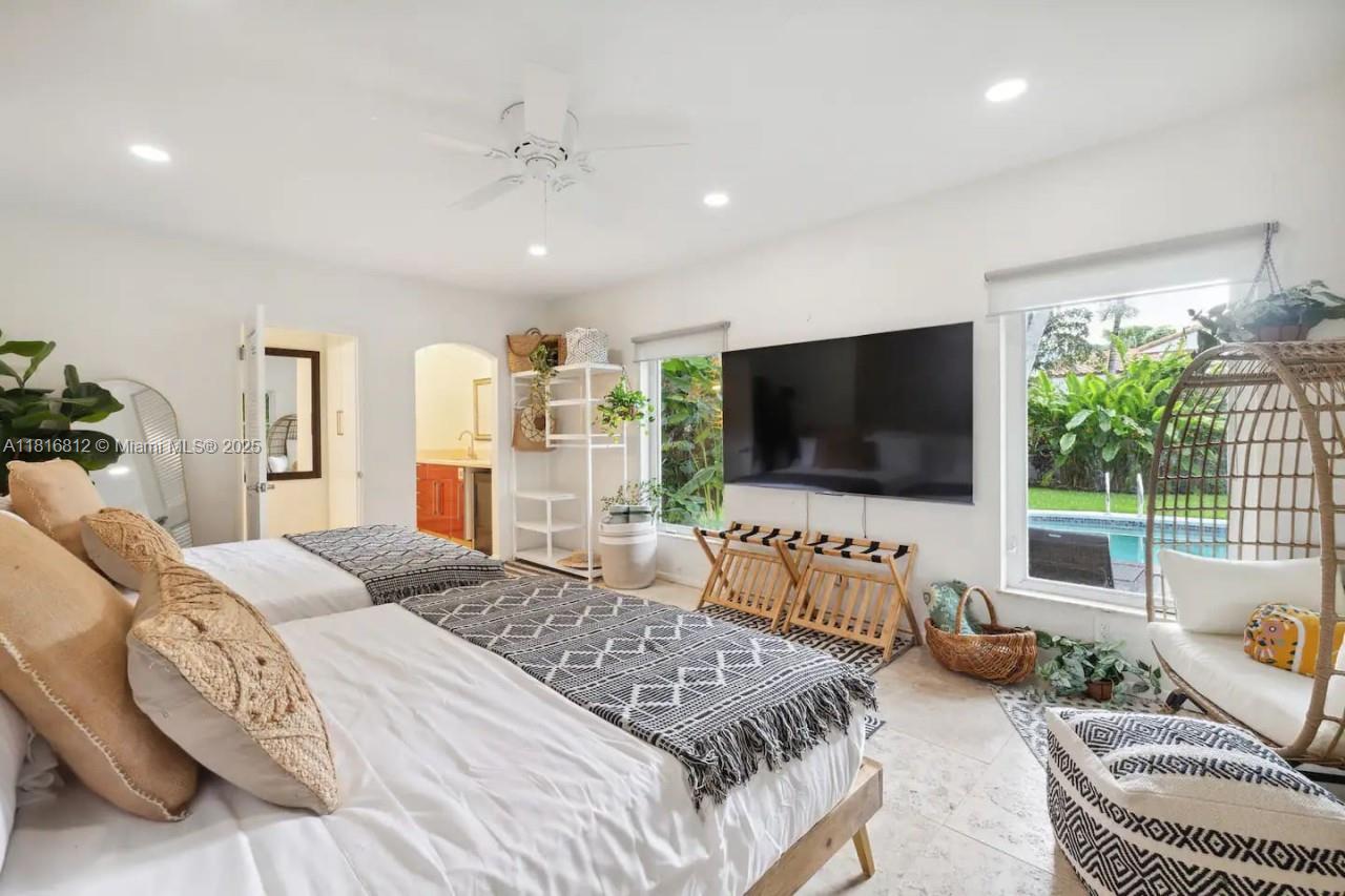 1329 Tyler St,Hollywood, FL 33019