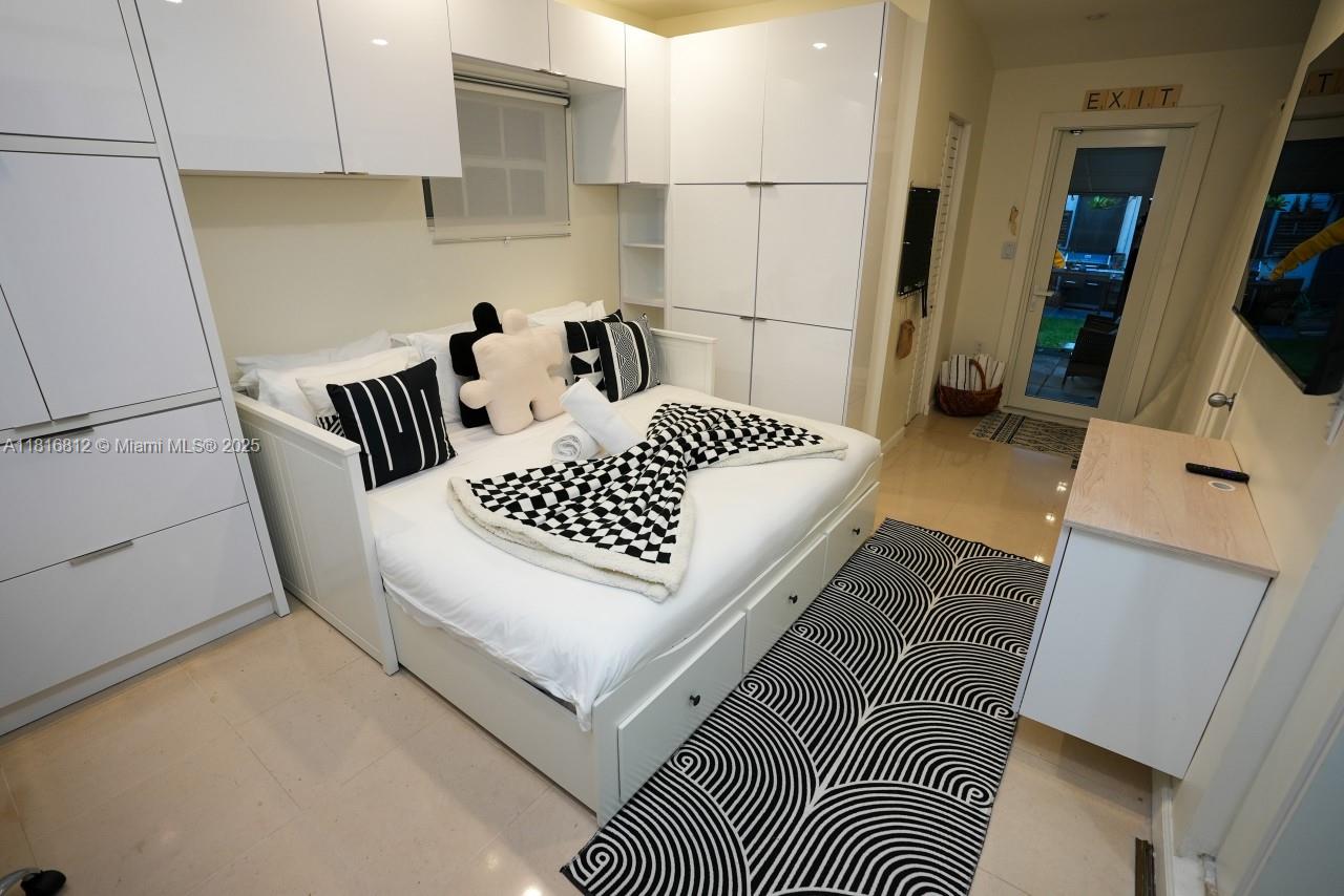 1329 Tyler St,Hollywood, FL 33019