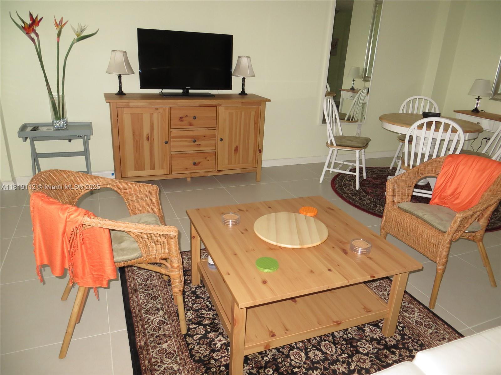 220 Kings Pt Dr #607,Sunny Isles Beach, FL 33160