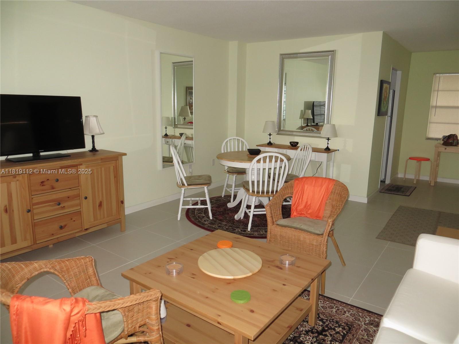 220 Kings Pt Dr #607,Sunny Isles Beach, FL 33160