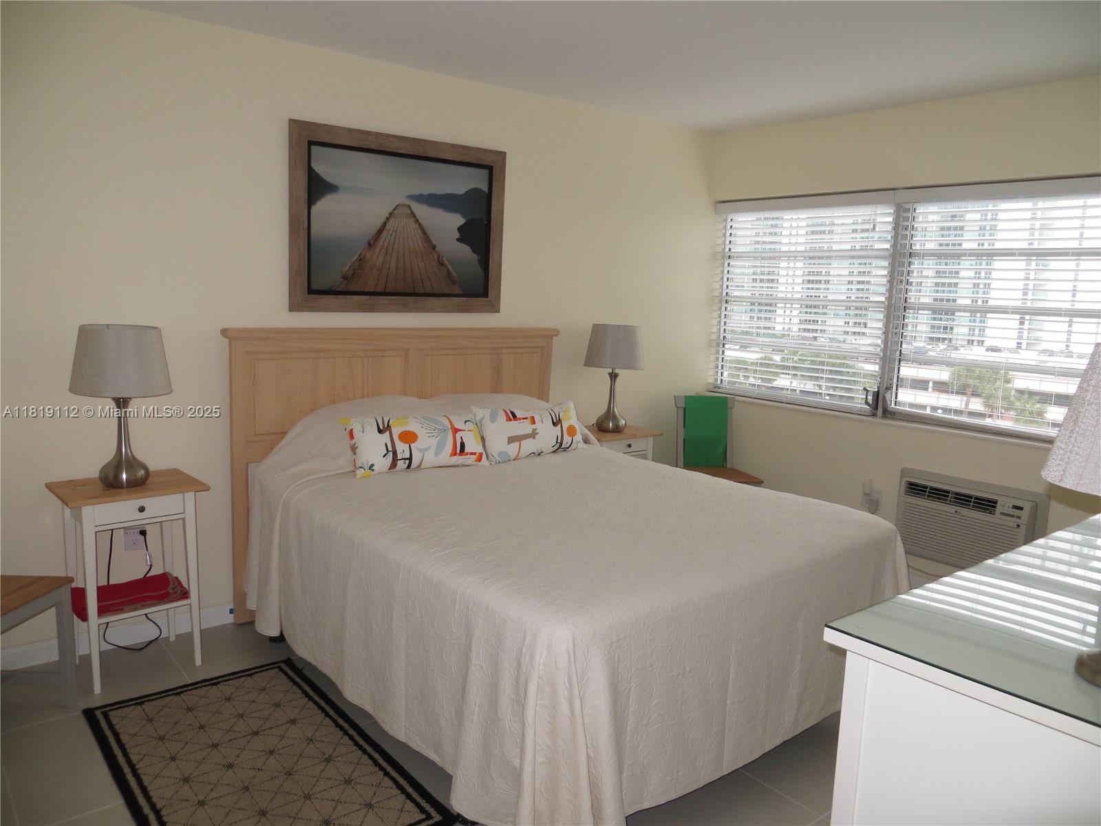 220 Kings Pt Dr #607,Sunny Isles Beach, FL 33160