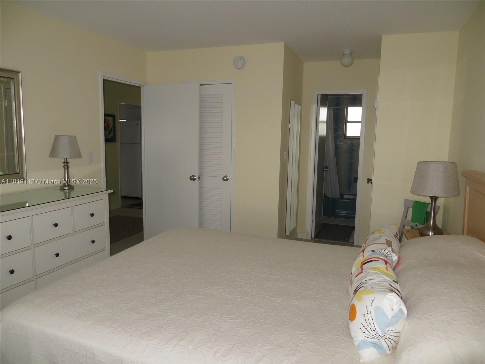 220 Kings Pt Dr #607,Sunny Isles Beach, FL 33160