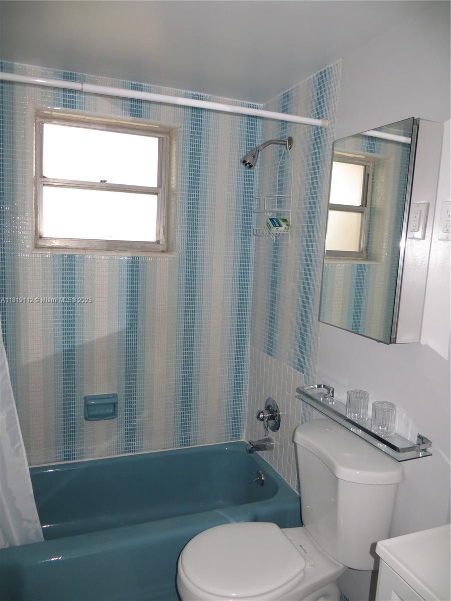 220 Kings Pt Dr #607,Sunny Isles Beach, FL 33160