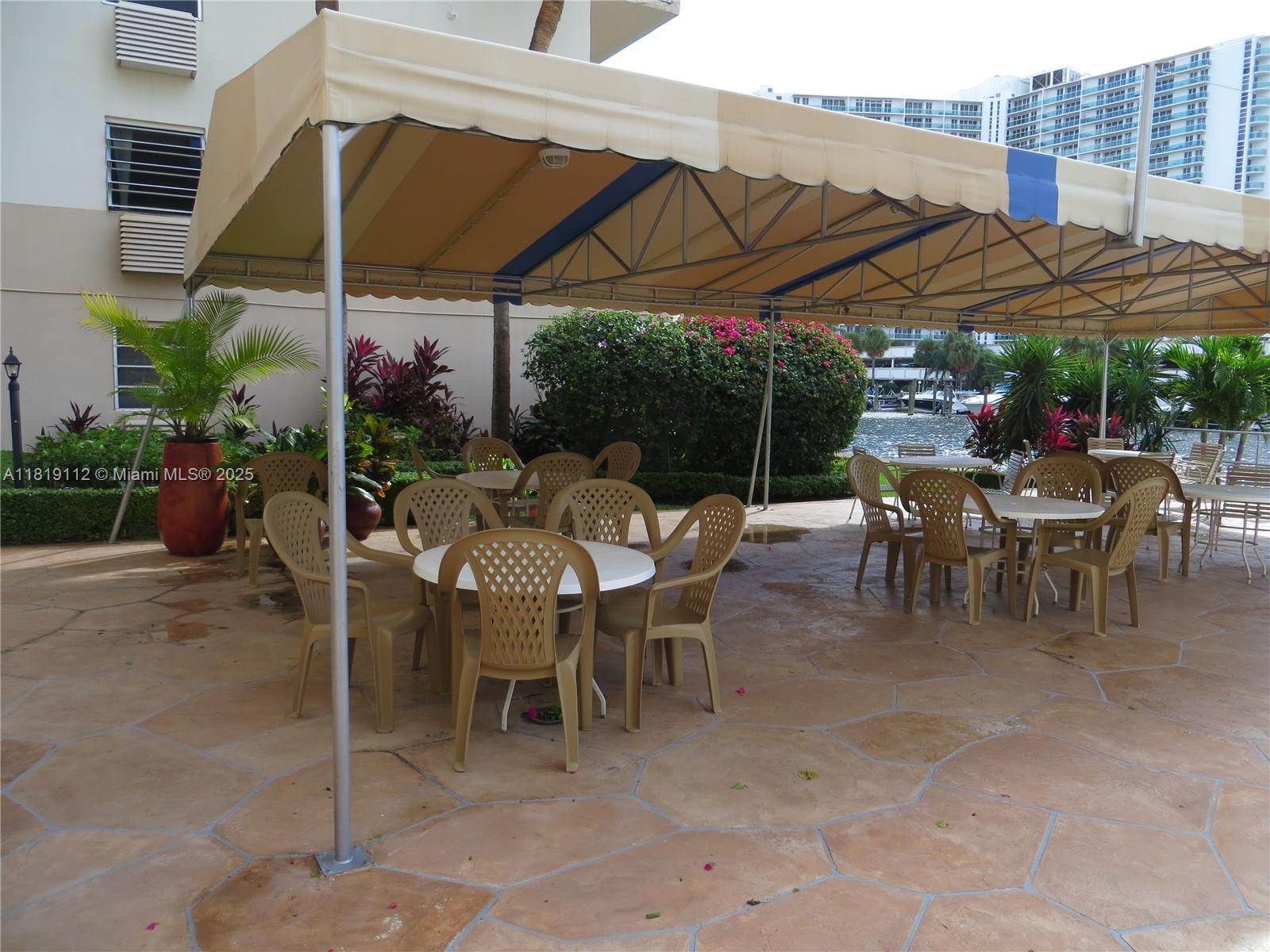 220 Kings Pt Dr #607,Sunny Isles Beach, FL 33160