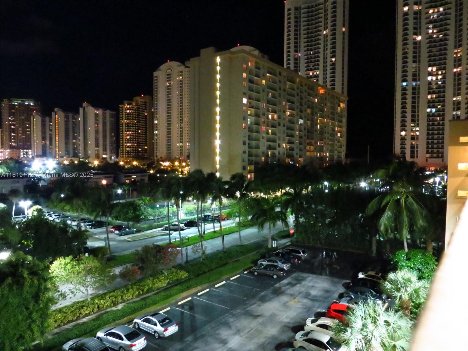 220 Kings Pt Dr #607,Sunny Isles Beach, FL 33160